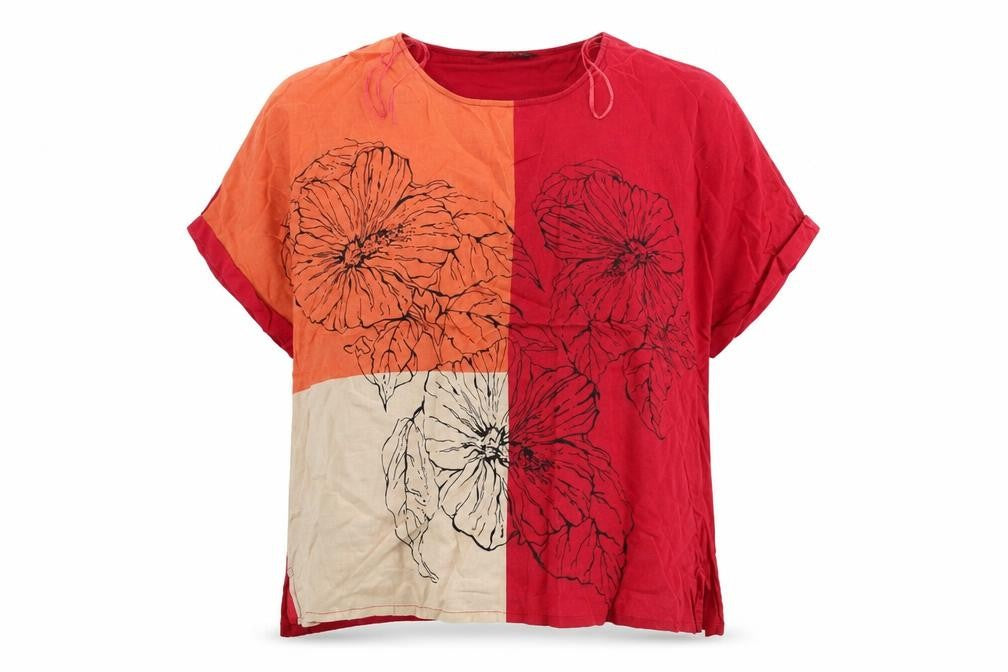 Front view of Viz a Viz women’s red basic t-shirt, size M, - flower