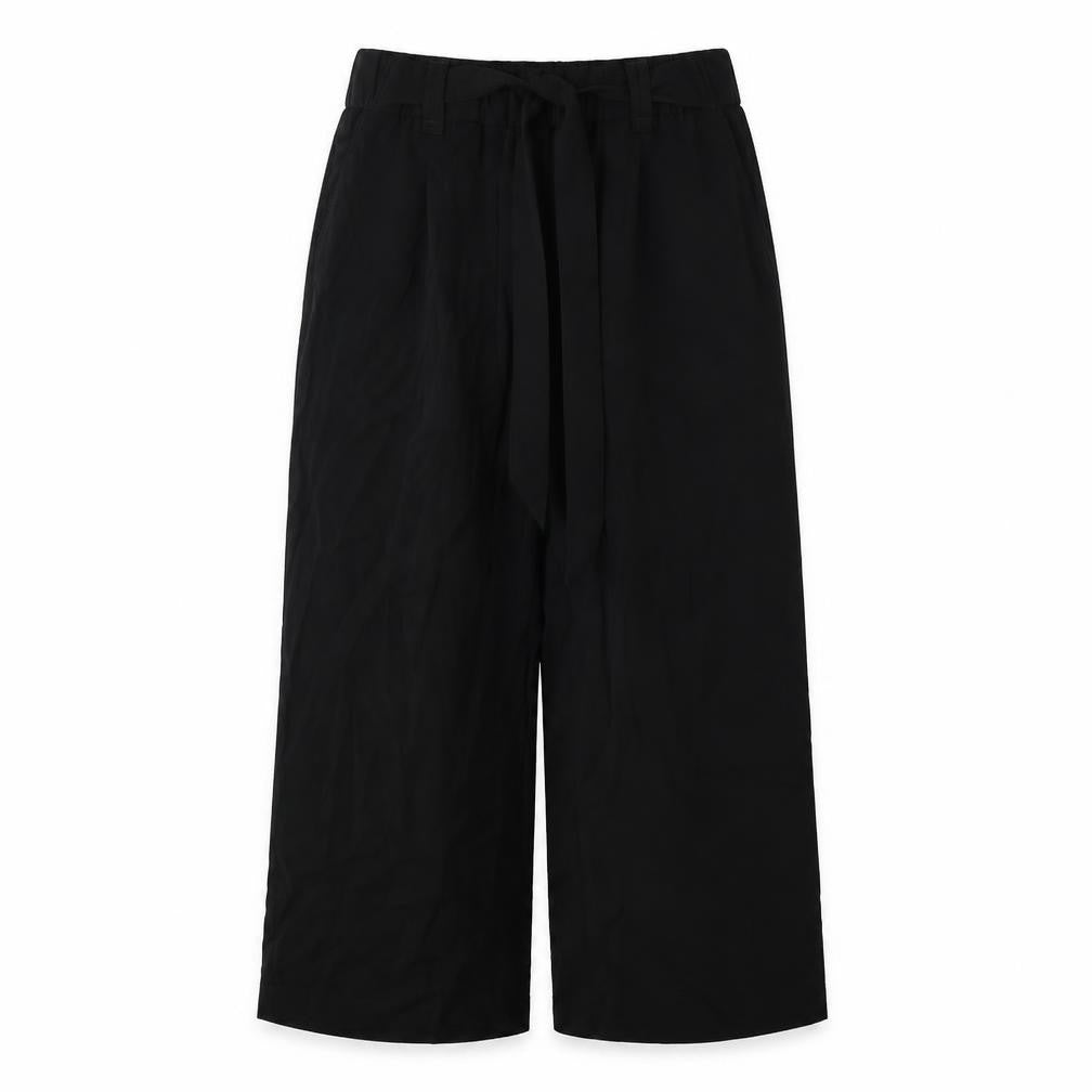 Front view of New Look women’s black trousers, size UK 8, 26-inch leg