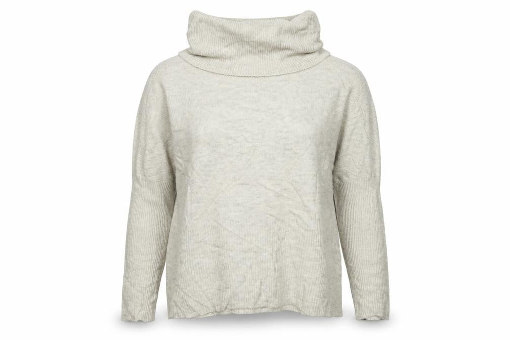 Front view of New Look women’s beige jumper, size M