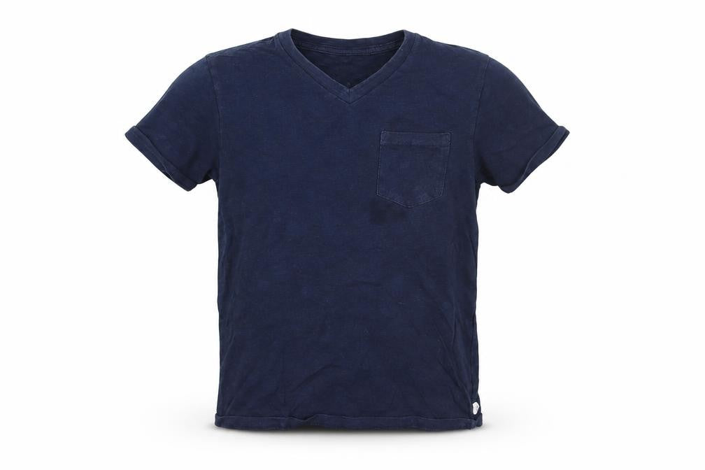Front view of Gap boys’ blue basic t-shirt, size M