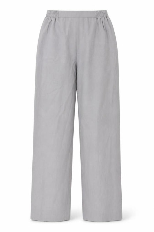 Front view of Artigiano women’s grey trousers, size UK 26, in, 27-inch leg