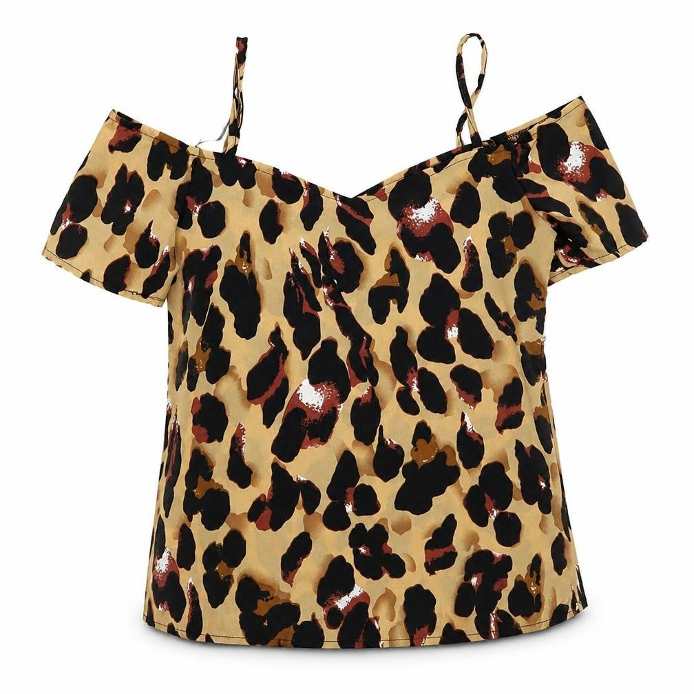 Front view of Preworn women’s beige animal print basic blouse, size S