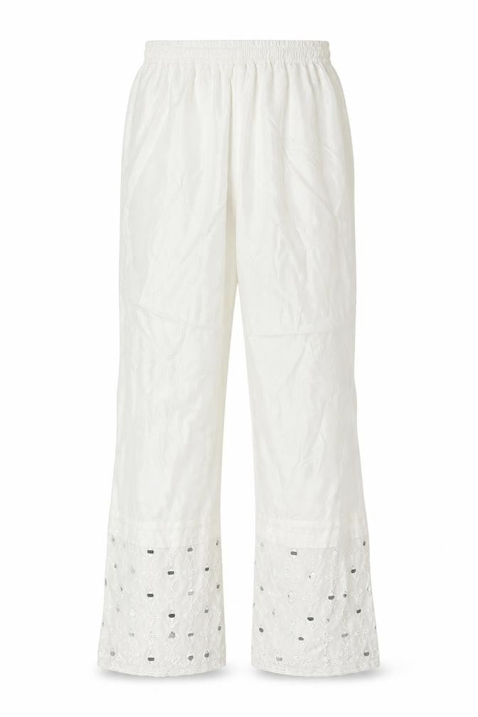 Front view of Prewron women’s white trousers, size UK 26, in, 25-inch leg