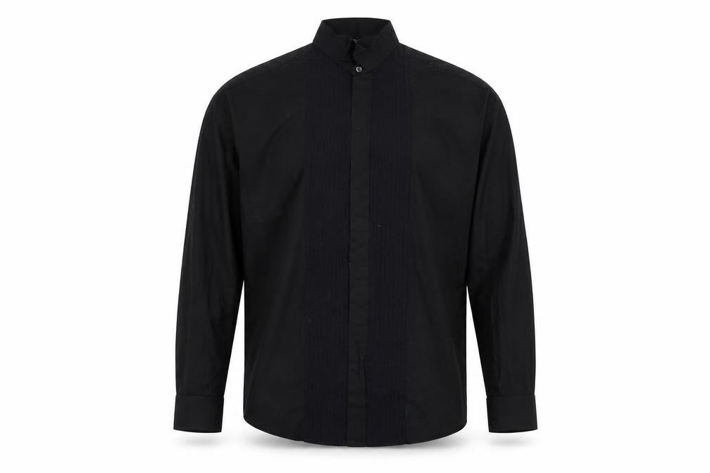Front view of colin ross men’s black button-up, size 17