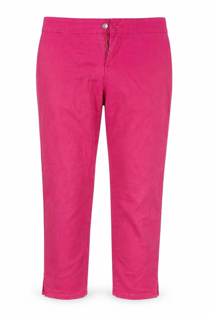Front view of Vert de women’s pink denim capri trousers, size M, 25-inch leg