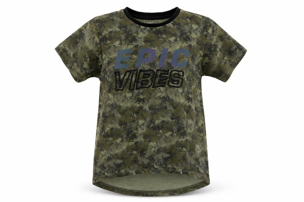 Front view of Primark boys’ green geometric basic t-shirt, size 7-8, years