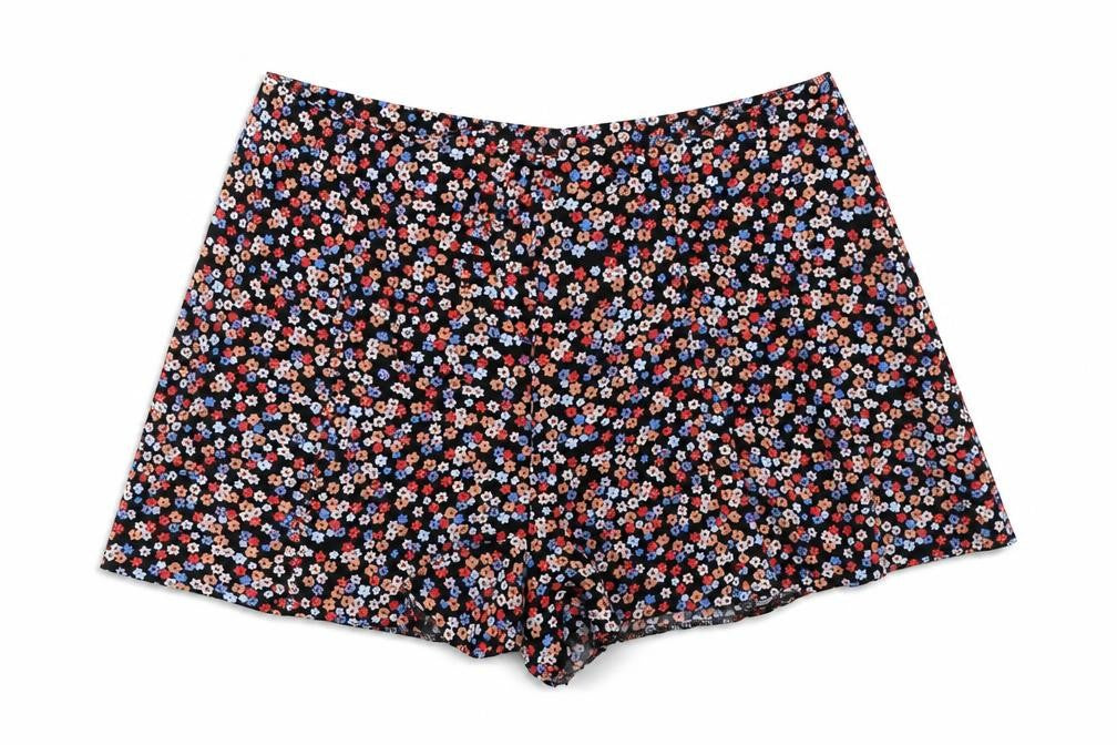 Front view of New Look women’s multicoloured floral hot pants shorts, size UK 6
