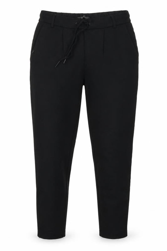 Front view of Only women’s black capri leggings, size M, 20-inch leg