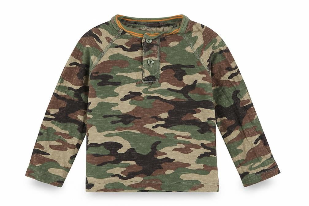 Front view of Gap boys’ green camouflage basic t-shirt, size 3, years