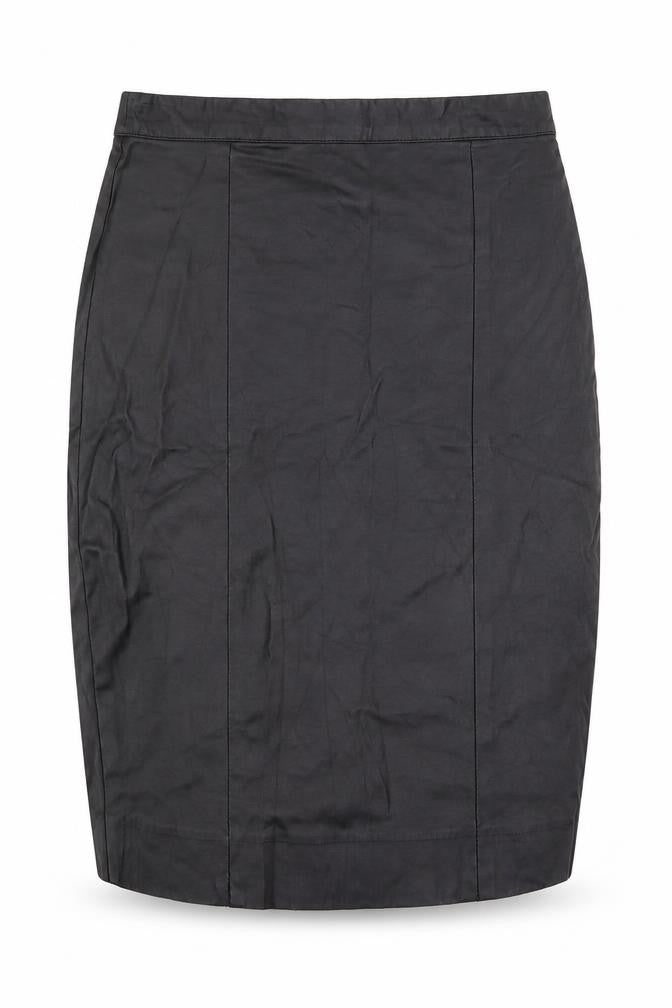 Front view of Topshop women’s black a-line skirt, size UK 10