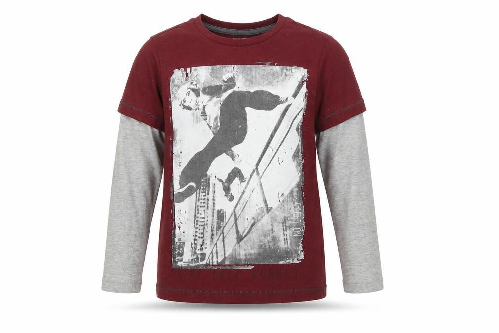 Front view of F&F boys’ red basic t-shirt, size 7-8, years