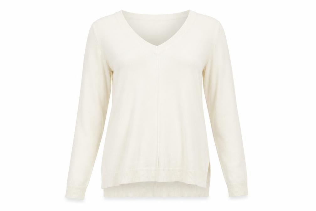 Front view of Primark women’s white knit pullover sweatshirt, size UK 6