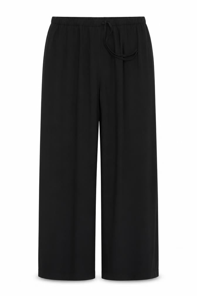 Front view of EWM women’s black trousers, size UK 12, 29-inch leg
