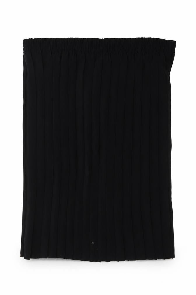 Front view of Preworn women’s black straight & pencil skirt, size M