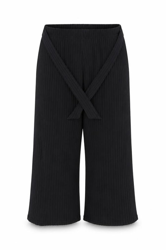 Front view of New Look girls’ black striped capri trousers, size 9, months