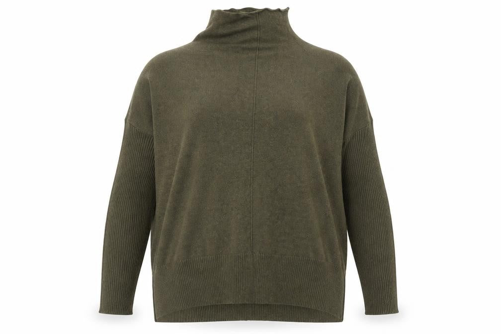 Front view of New Look women’s green jumper, size M