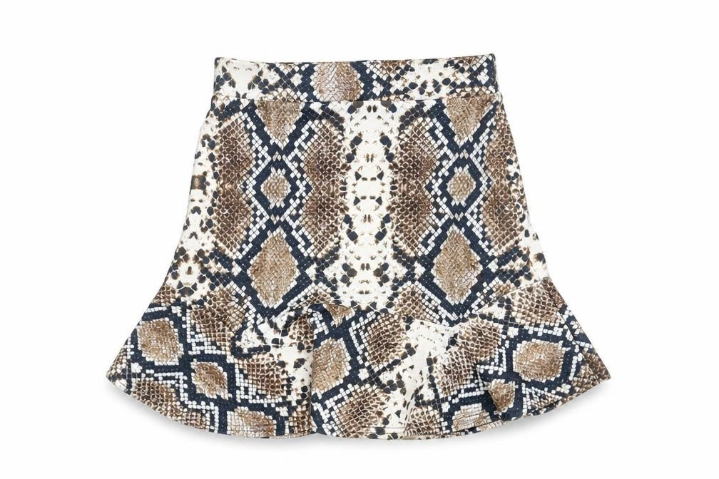 Front view of PRETTYLITTLETHING women’s white a-line skirt, size UK 8