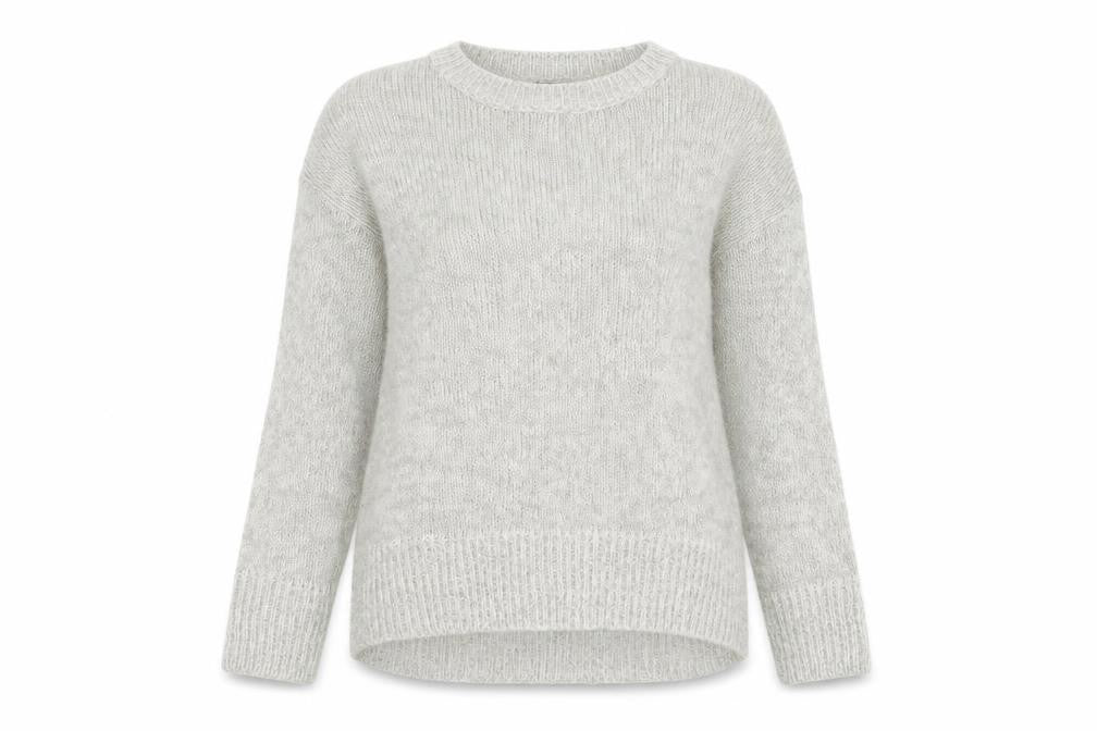 Front view of New Look women’s white jumper, size S