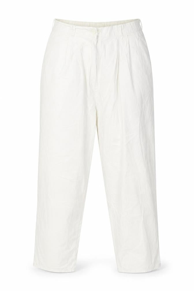 Front view of LEIBER women’s white trousers, size UK 16, 23-inch leg