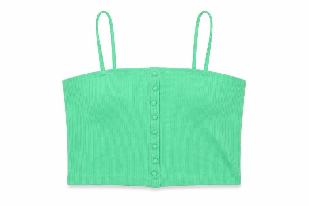 Front view of Primark women’s green basic t-shirt, size S