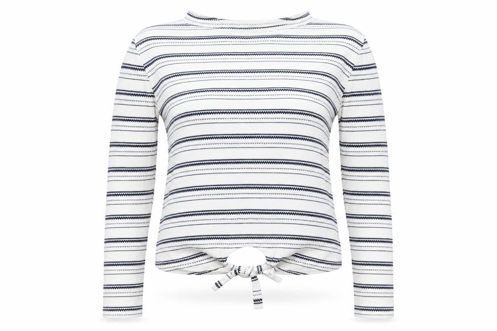 Front view of Pull&Bear women’s white jumper, size M