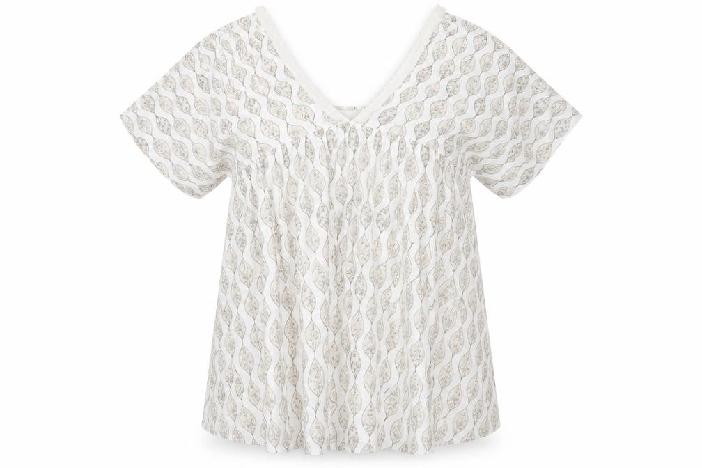 Front view of Cupshe women’s white floral a-line, size S