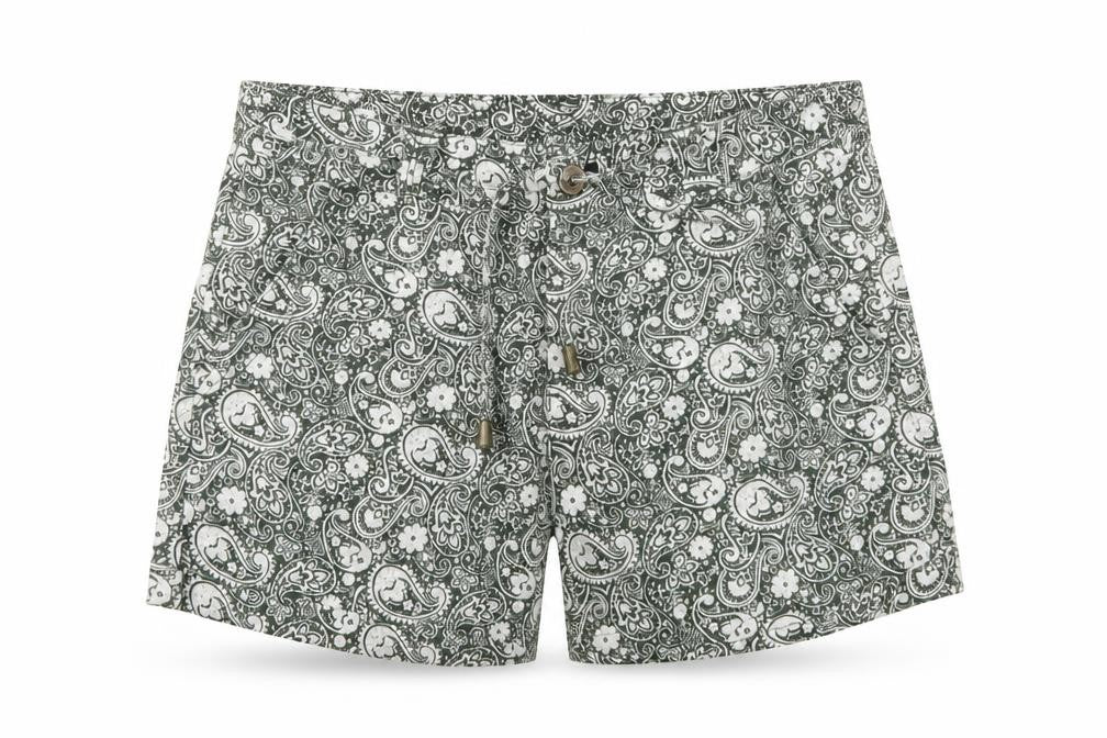 Front view of Atmosphere women’s green floral chino shorts, size UK 8