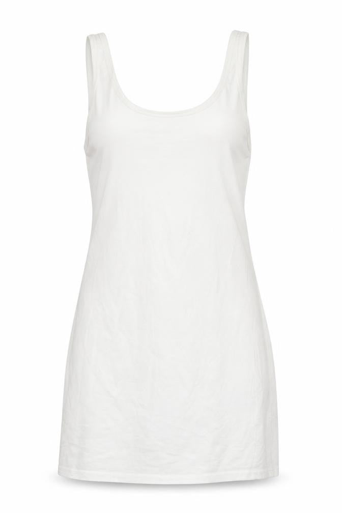 Front view of New Look women’s white a-line, size UK 8