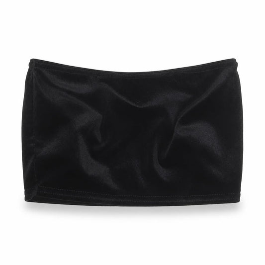 Front view of PRETTYLITTLETHING women’s black cropped t-shirt, size UK 6