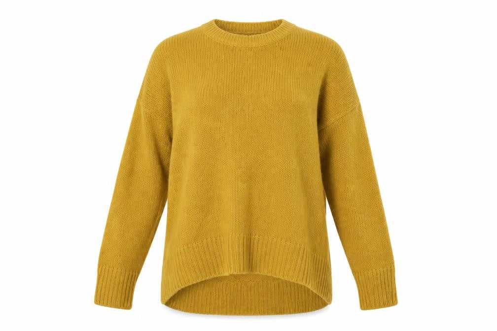 Front view of New Look women’s yellow jumper, size L
