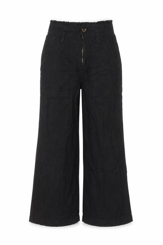 Front view of Topshop women’s black trousers, size UK 6, 22-inch leg