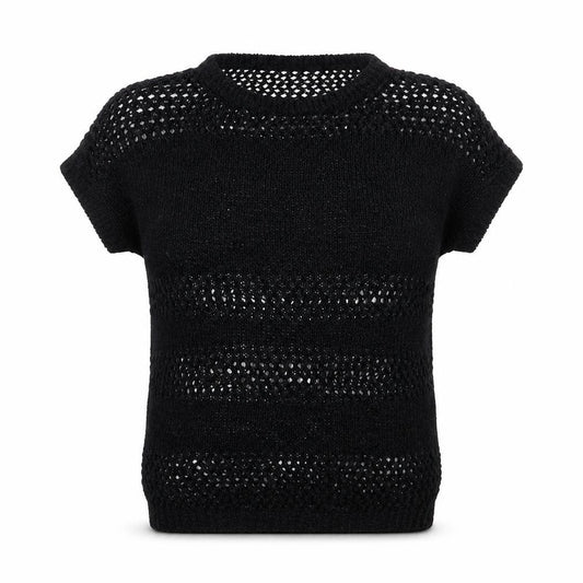 Front view of Wallis women’s black basic t-shirt, size S, round neck