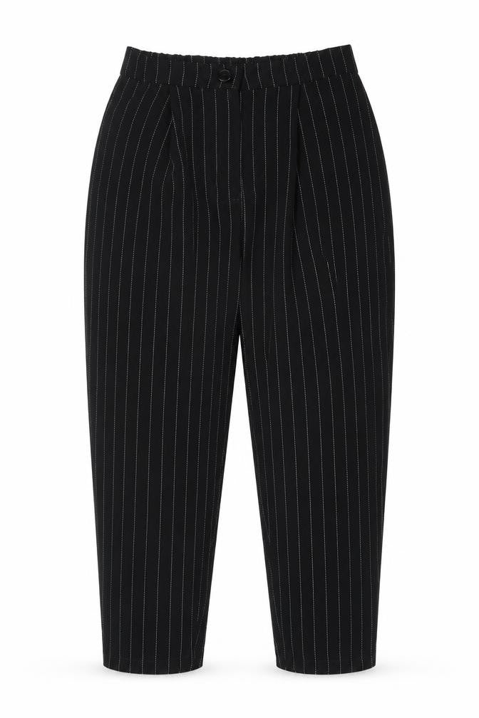 Front view of H&M women’s black polyester capri trousers, size UK 34, in, 25.5-inch leg regular