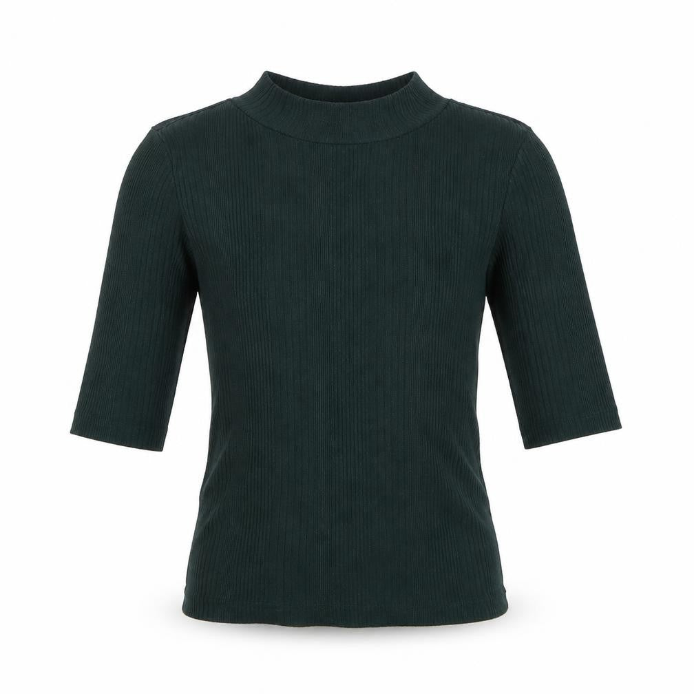 Front view of New Look girls’ green polyester basic t-shirt, size 8, years round neck