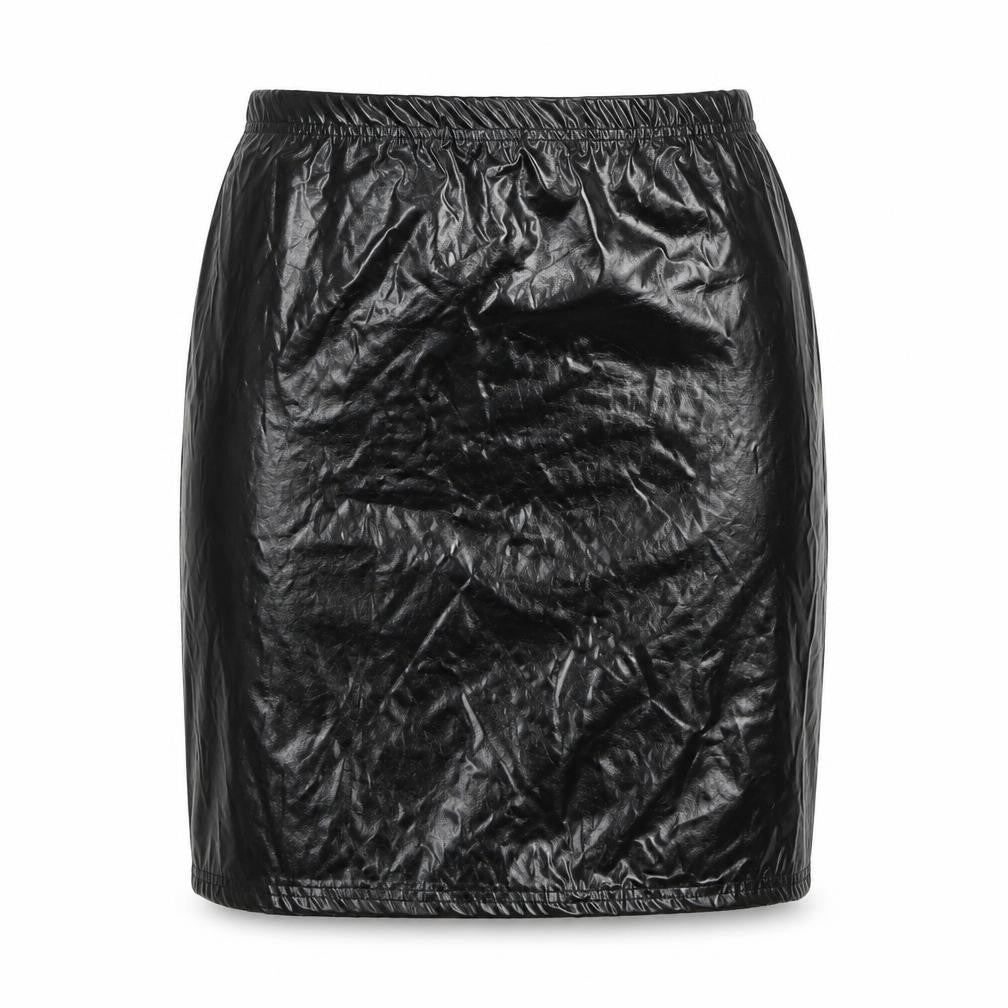 Front view of PRETTYLITTLETHING women’s black polyester a-line skirt, size UK 10