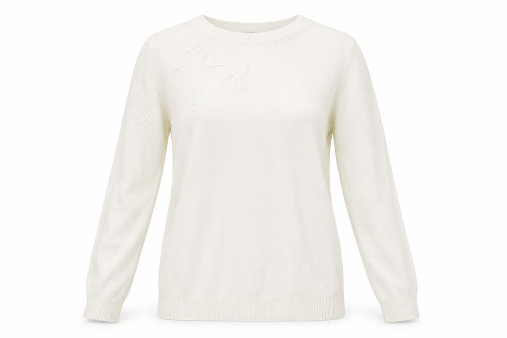Front view of Oasis women’s ivory round neck cotton jumper, size S