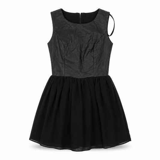 Front view of Boohoo women’s black polyester mini, size UK 10, round neck