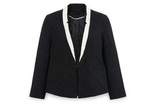 Front view of Dorothy Perkins women’s black jacket blazer, size UK 12, hook & eye
