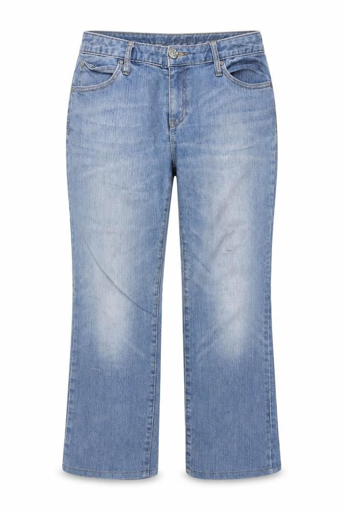 Front view of Gap women’s blue cotton capri jeans, size UK 10, 26-inch leg regular