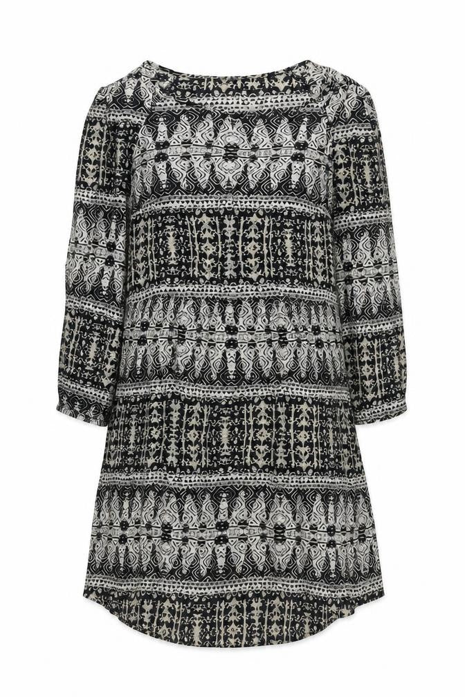 Front view of Staring at Stars women’s black geometric polyester shift, size S, round neck pullover