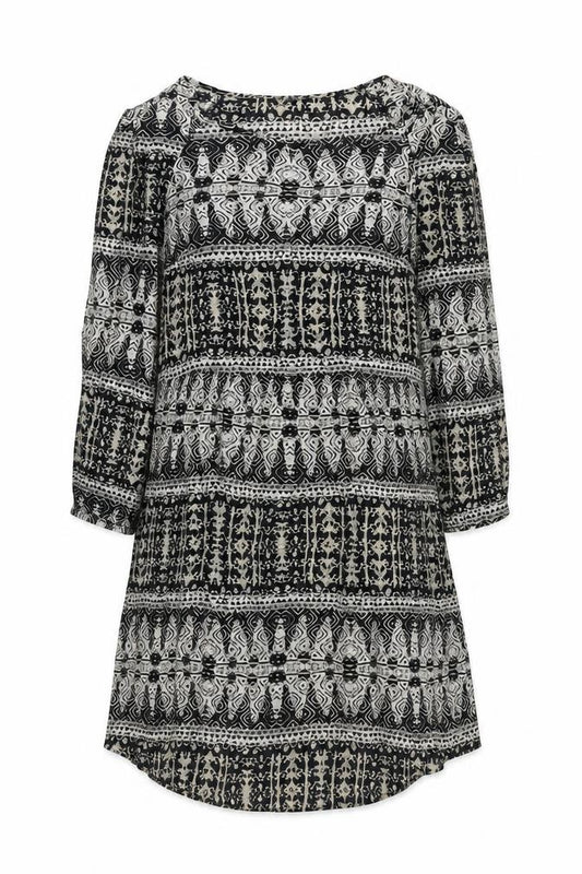 Front view of Staring at Stars women’s black geometric polyester shift, size S, round neck pullover
