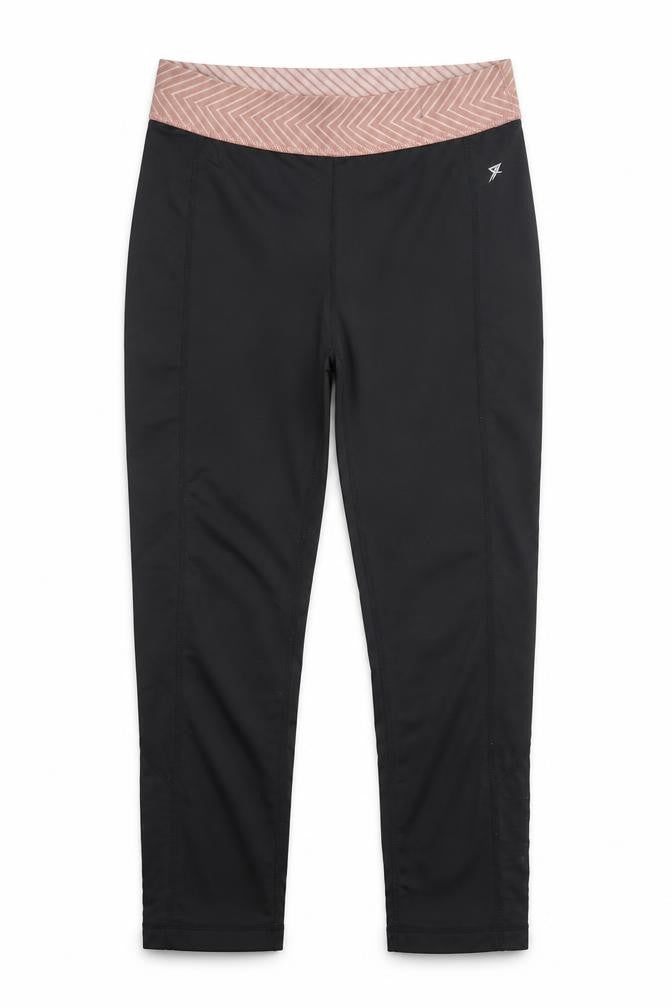 Front view of Primark women’s black polyester cropped leggings, size UK 6, 20-inch leg regular pullover