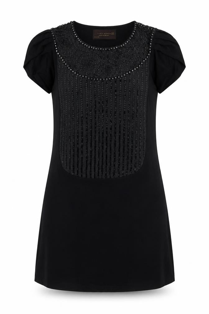 Front view of Zara women’s black cotton shift, size M, round neck pullover