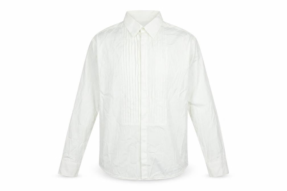 Front view of Gap men’s ivory cotton button-up, size M, collared button
