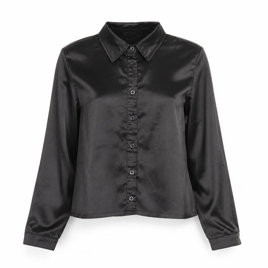 Front view of PRETTYLITTLETHING women’s black polyester basic button-up, size XS, collared - wet look