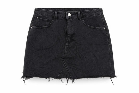 Front view of Denim & Co. women’s black cotton maxi skirt, size UK 10, zip