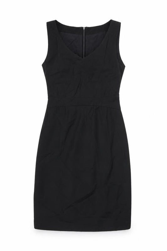 Front view of Gap women’s black polyester a-line, size UK 6, v-neck zip