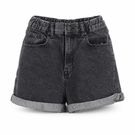 Front view of Pull&Bear women’s black cotton boyfriend shorts, size UK 4, regular button