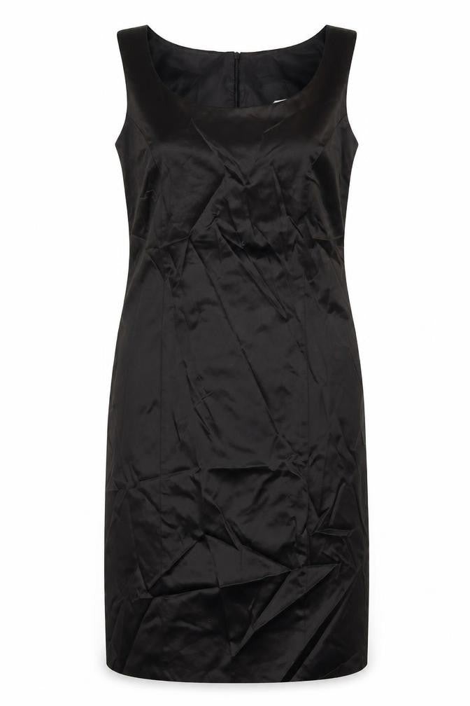 Front view of Wallis women’s black polyester shift, size UK 12, boat neck zip