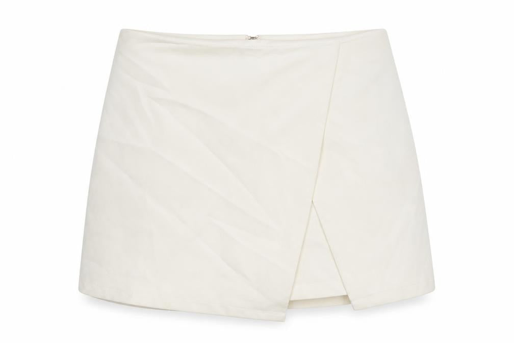 Front view of ASOS women’s white polyester skort, size UK 6, regular zip